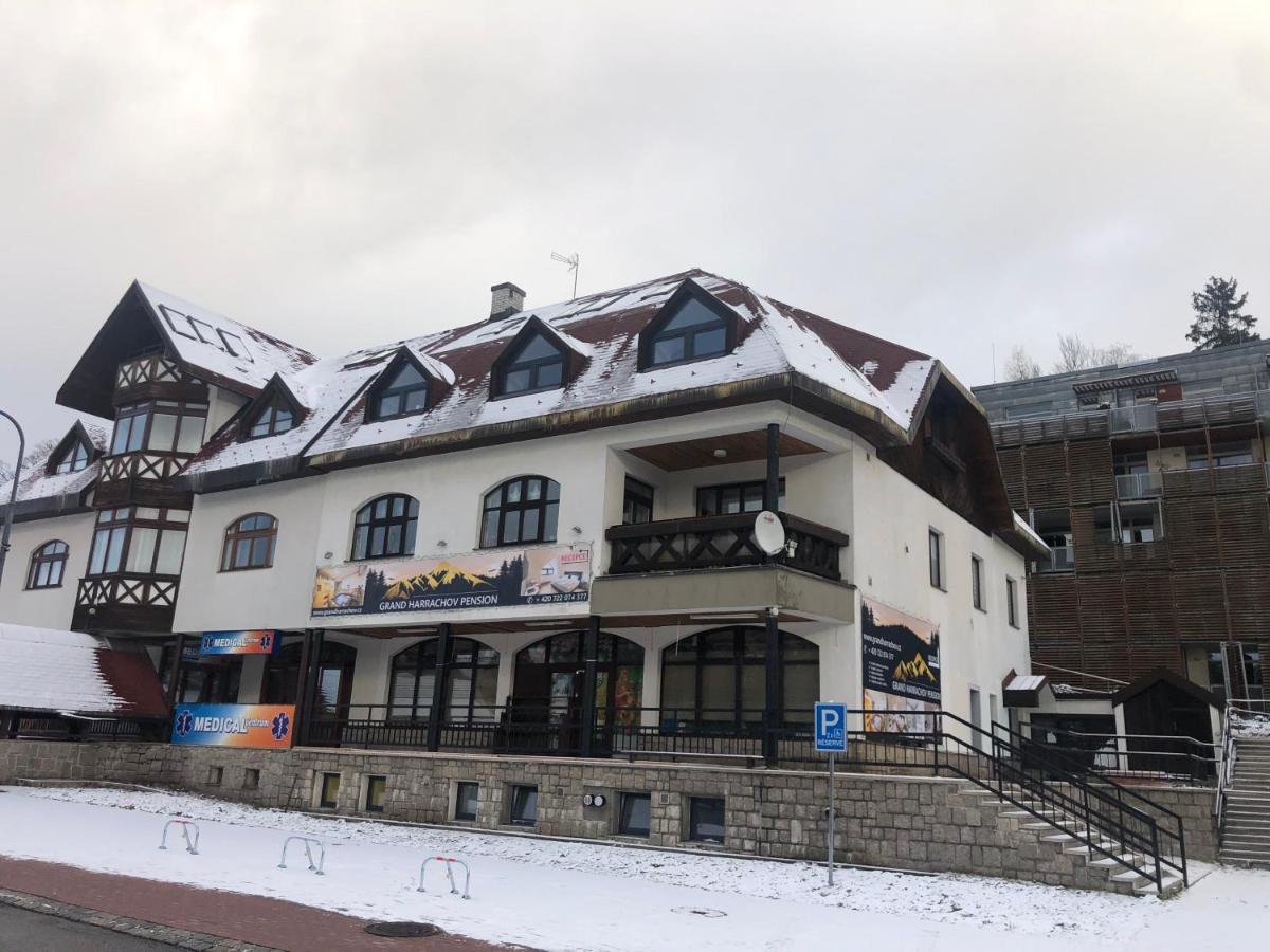Grand Harrachov Pension V Centru Dış mekan fotoğraf