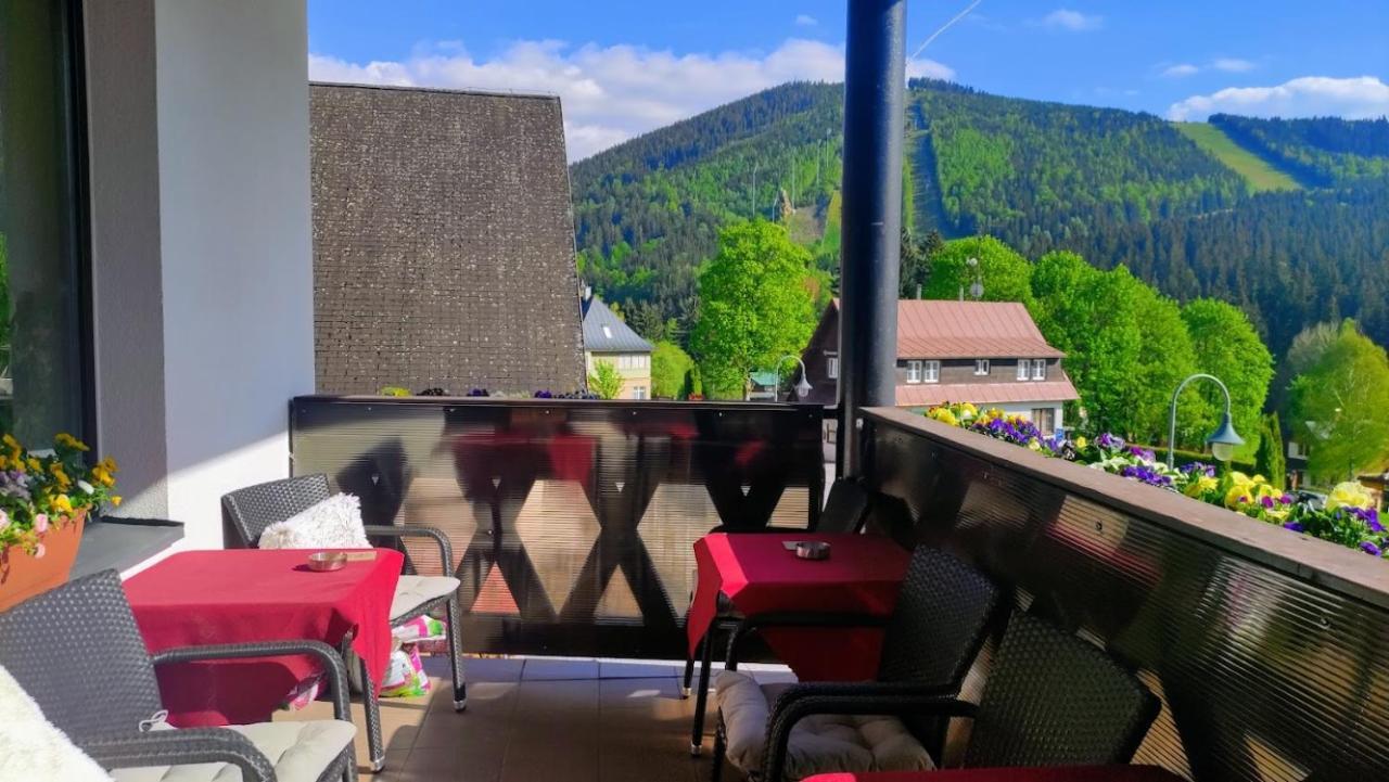 Grand Harrachov Pension V Centru Dış mekan fotoğraf