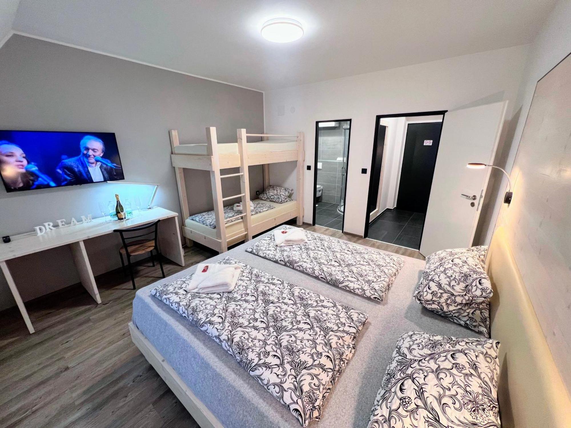 Grand Harrachov Pension V Centru Dış mekan fotoğraf