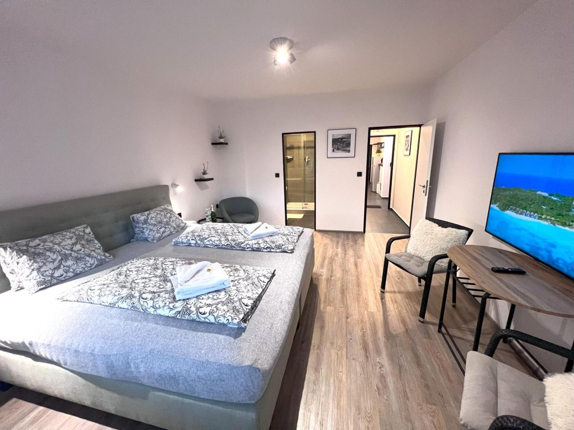 Grand Harrachov Pension V Centru Dış mekan fotoğraf