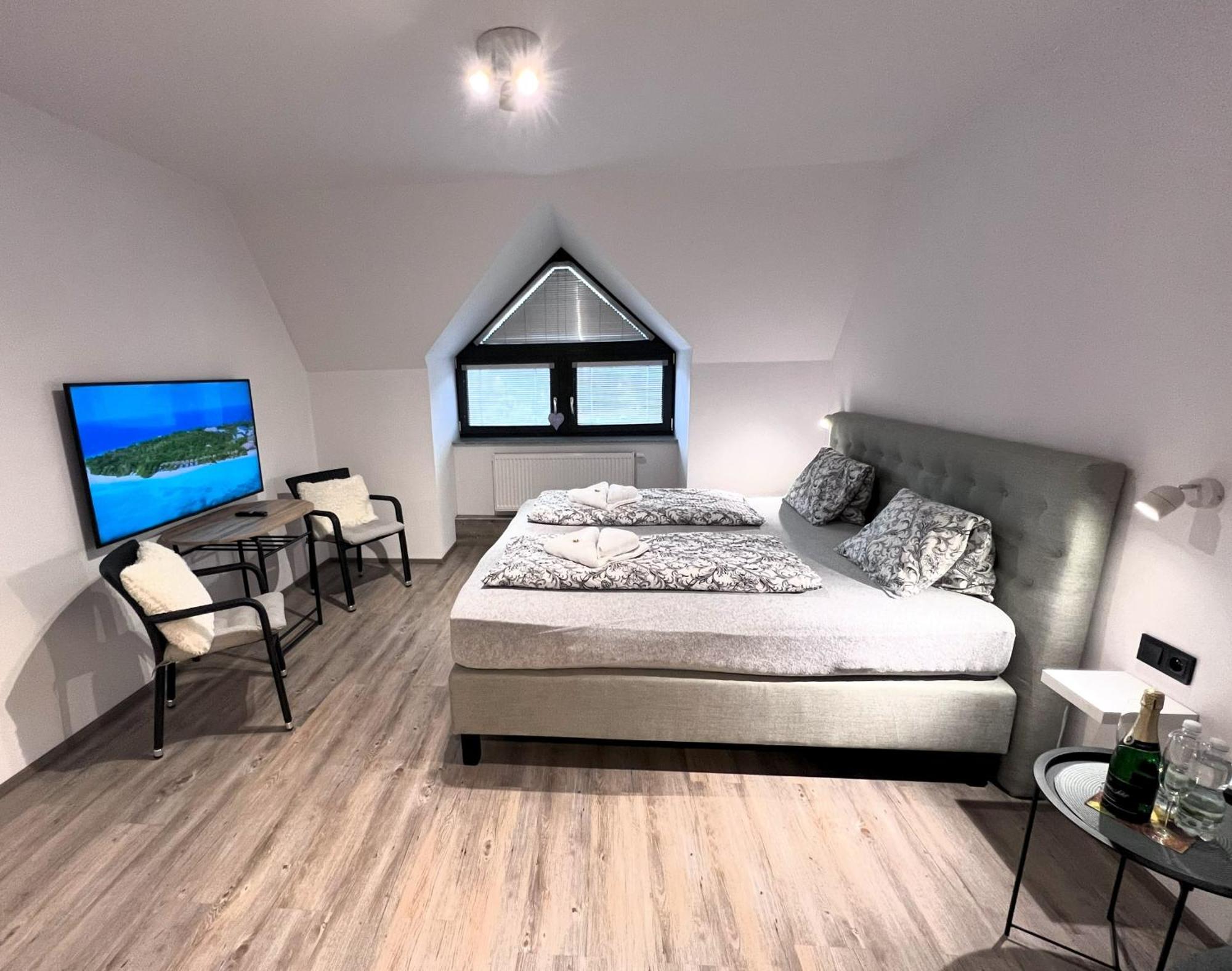 Grand Harrachov Pension V Centru Dış mekan fotoğraf